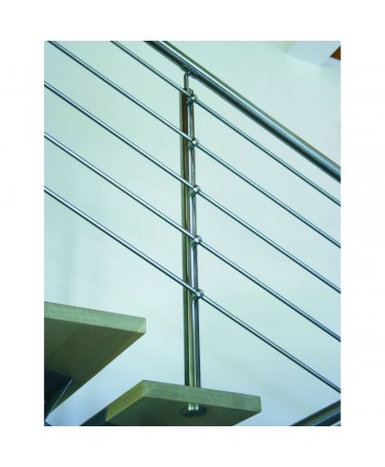 8015 Baranda de acero sobre peldaños de madera