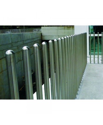 8043 Verja de acero inoxidable en exterior