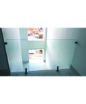 8407 Baranda interior con soportes en suelo de inox para cristal