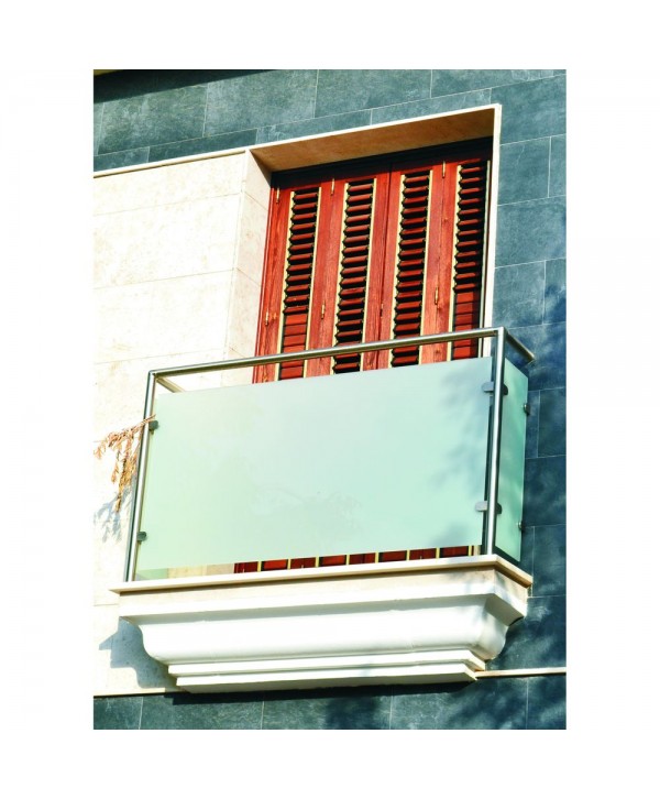 8428 Balcón de cristal ahumado con estructura de acero inox