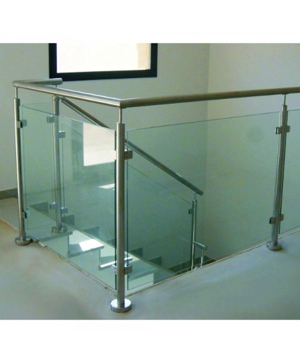 8447 Barandilla en planta superior de cristal y acero inox