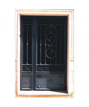 1032 Puerta con solera y S central de hierro