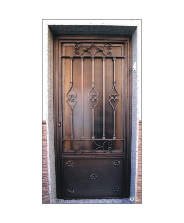 1035 Puerta con barrotes de corazón y rosetas de forja