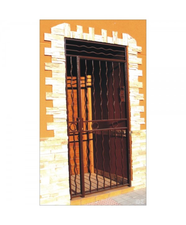 1592 Cancela con aros forjados y barrotes ondulados