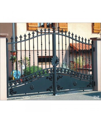 1626 Verja con rosetas de forja y barrotes de hierro