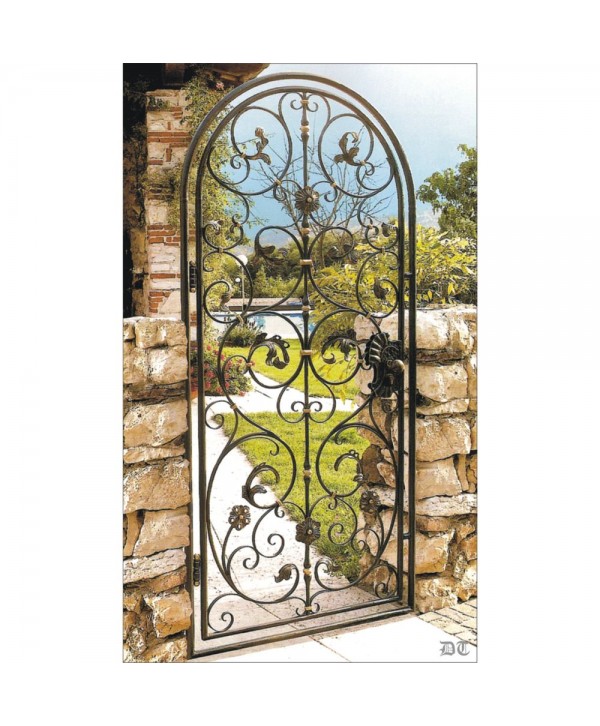1631 Verja pequeña redondeada con hojas y flores forjadas