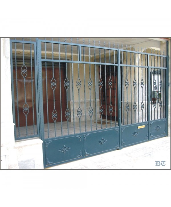 1647 Cancela con barrotes estilo corazón doble de hierro