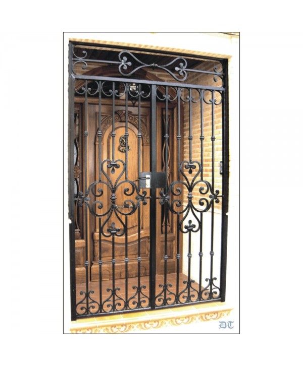 1659 Cancela con rizos y macollas de forja artesana