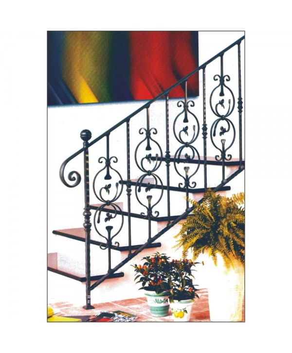 2029 Baranda con barrotes de adorno con hoja y remate de bola de hierro