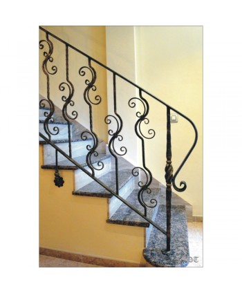 2086 Barandilla con S elegantes de forja