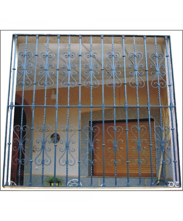 3038 Reja con barrote de adorno y puntas retorcidas