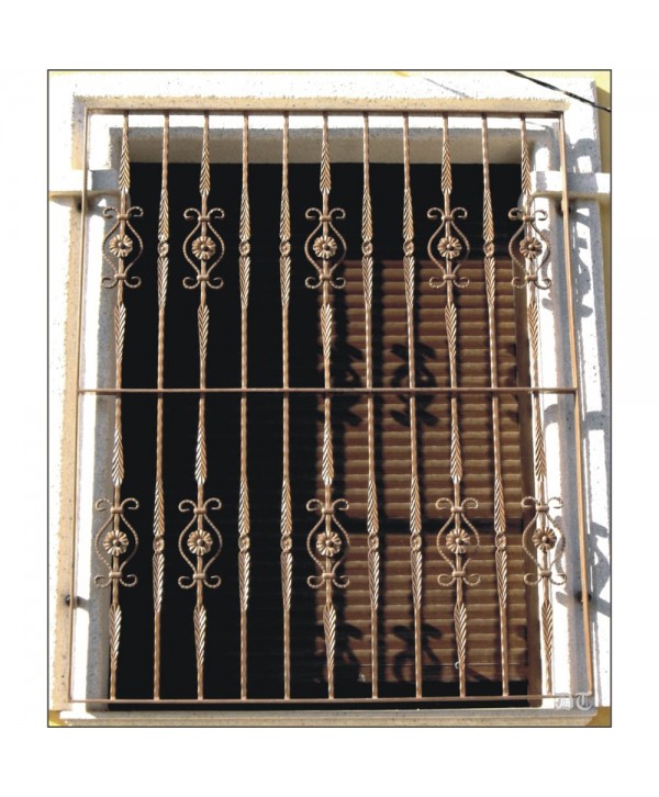 3063 Reja con barrotes de hoja y flor forjadas