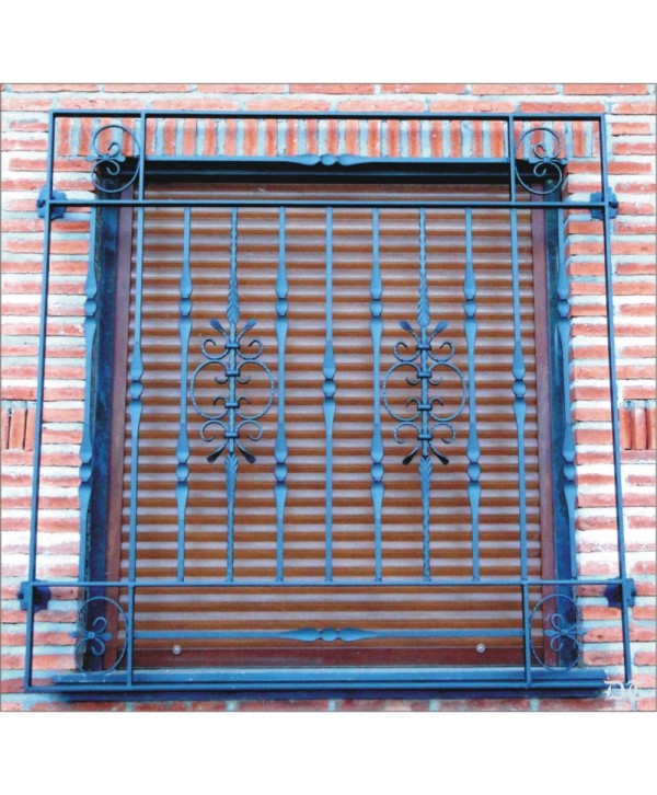 3085 Reja con 4 rizos esquineros de forja