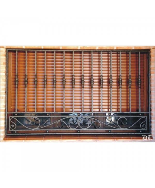3092 Reja elegante con piezas de forja especiales