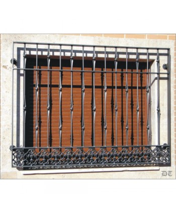 3094 Reja con barrote de macolla y solera de jarrón