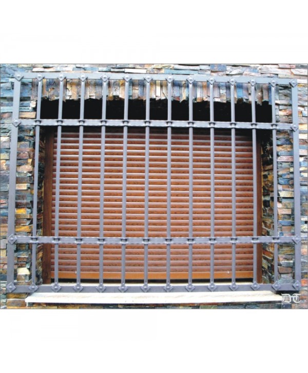 3102 Reja para fachada rustica con rosetas forjadas