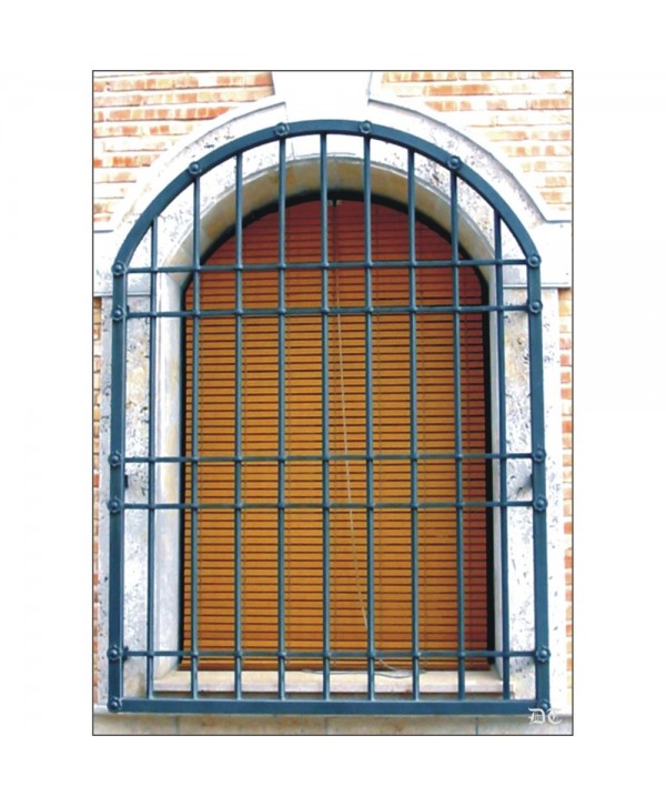 3106 Reja con barras perforadas y rosetas pequeñas