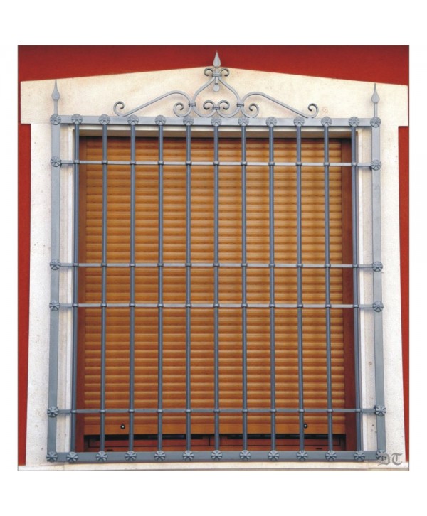 3113 Reja con rosetas y lanzas de forja