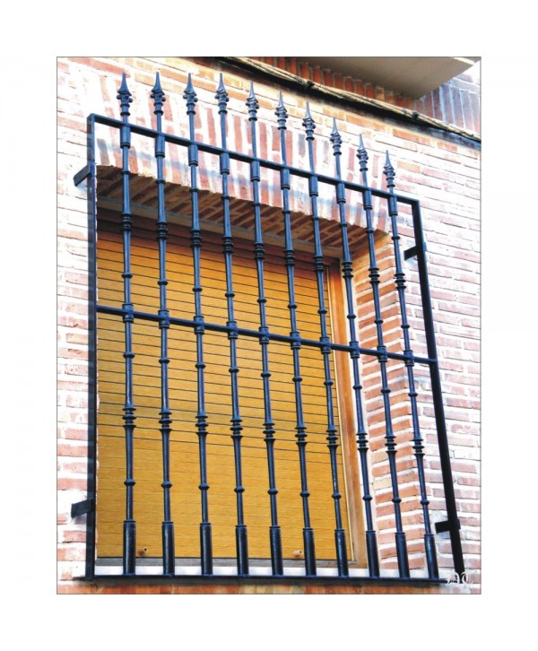 3118 Reja con balaustres de fundición y lanzas