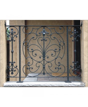 4012 Balcón pequeño con barrotes y adorno de forja