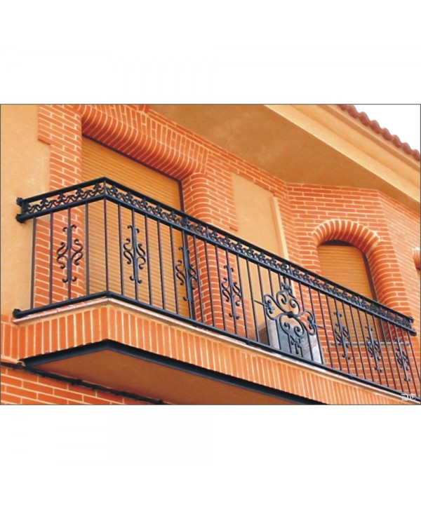 4069 Balcón con adornos forjados y solera pequeña de hierro