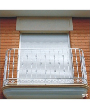 4087 Balcón con piñas y adornos inferiores forjados