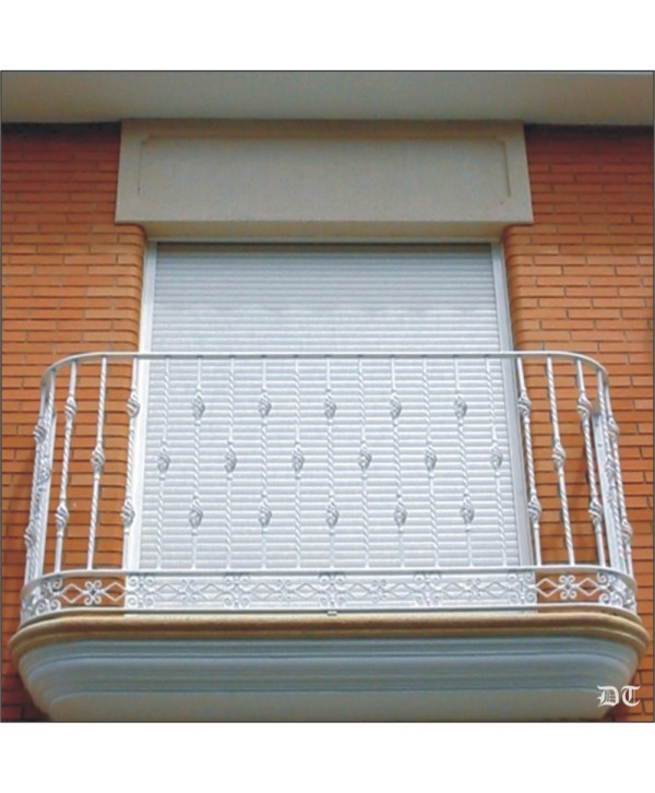 4087 Balcón con piñas y adornos inferiores forjados