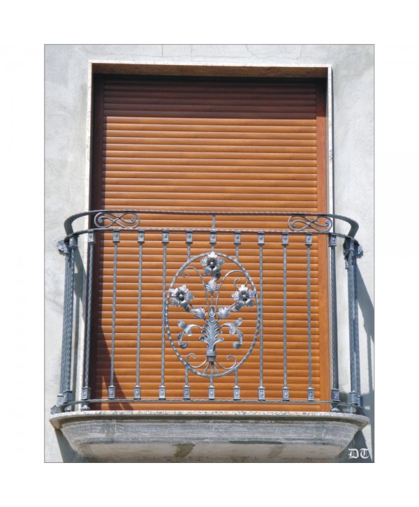 4096 Balcón adorno floral triple de forja