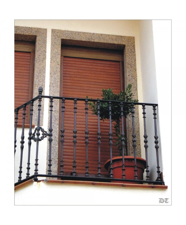 4103 Balcón con rosetas de hierro fundido esquineras