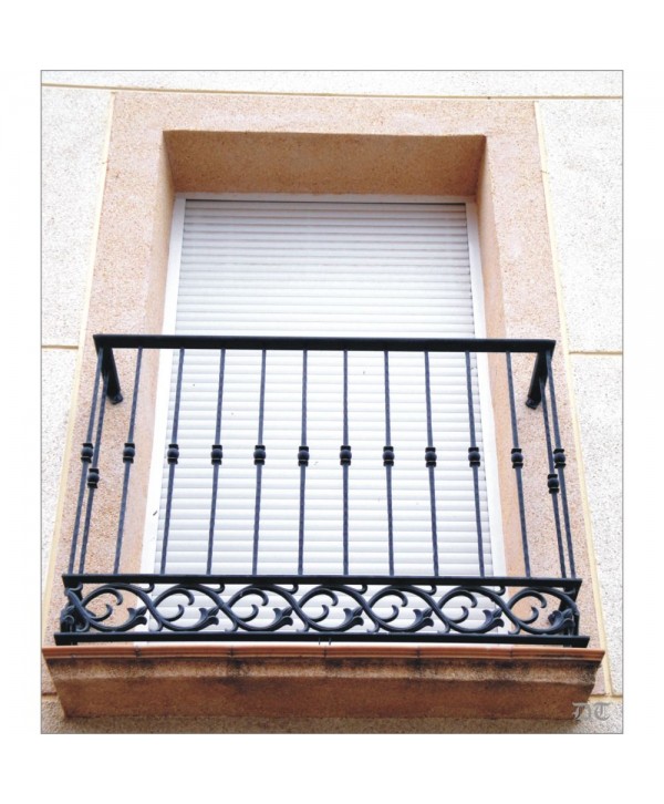 4106 Balcón con solera fundida floral
