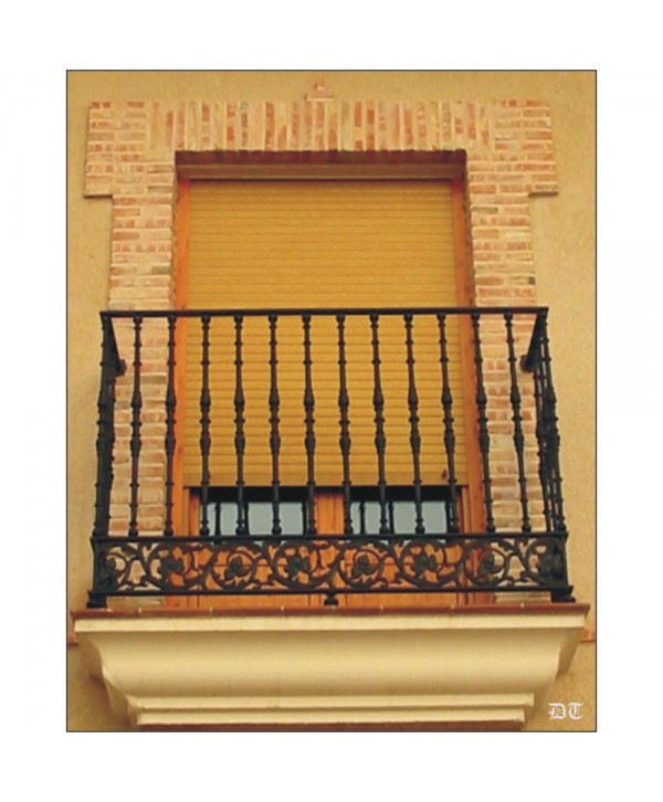 4108 Balcón con solera de flores y pletina