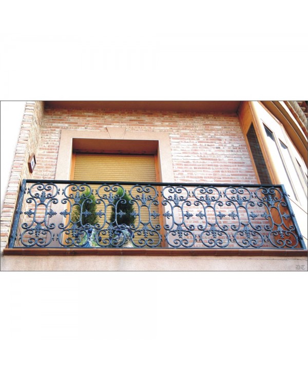 4109 Balcón con adornos elegantes de hierro