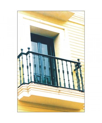 4110 Balcón con 4 remates de bola de hierro