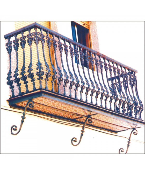 4113 Balcón con triple ménsula y balaustres