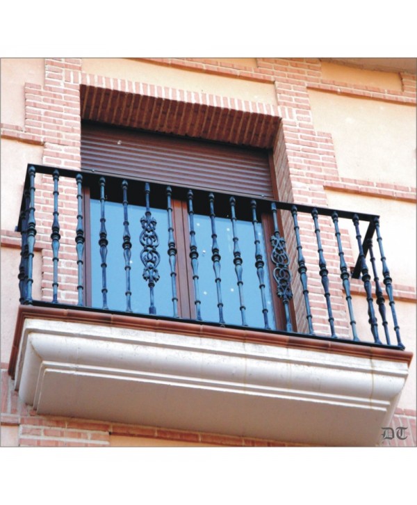 4133 Balcón de hierro fundido con remate fundido
