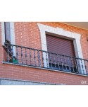 4135 Balcón con barrotes de aluminio