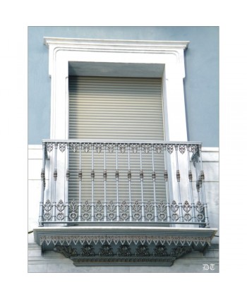 4141 Balcón ornamental y bandeja especial con hojas