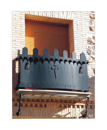 4142 Balcón de chapa y cruz de Santiago de hierro