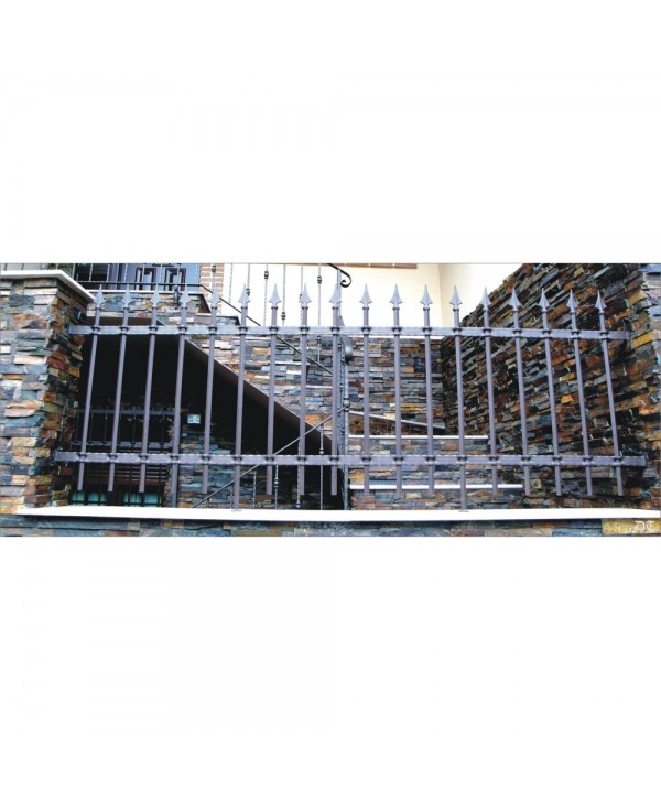 5004 Verja con barra perforada y lanzas de forja