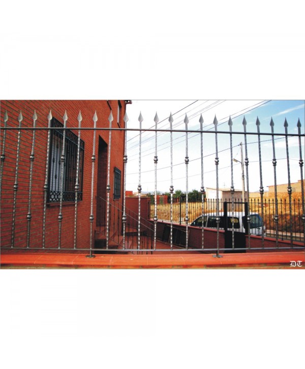 5009 Verja con barrote de bola y lanzas clásicas