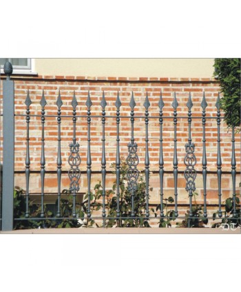 5010 Verja con barrotes de hierro fundido