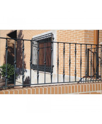 5020 Verja sencilla con barrotes macolla central