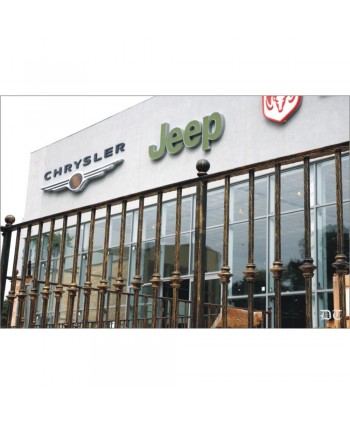 5034 Verja para exterior con remates y macollas de forja