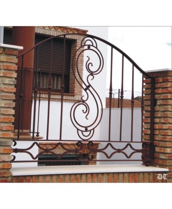 5035 Verja en forma de arco con S de forja