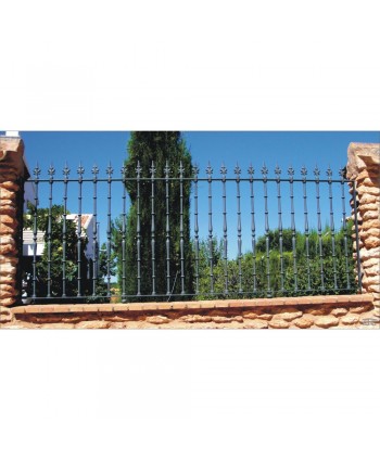 5066 Verja con lanzas de hoja y barrotes lisos con macolla de hierro