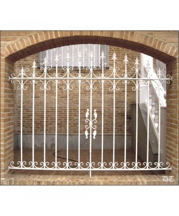 5076 Verja en blanco con accesorios de forja
